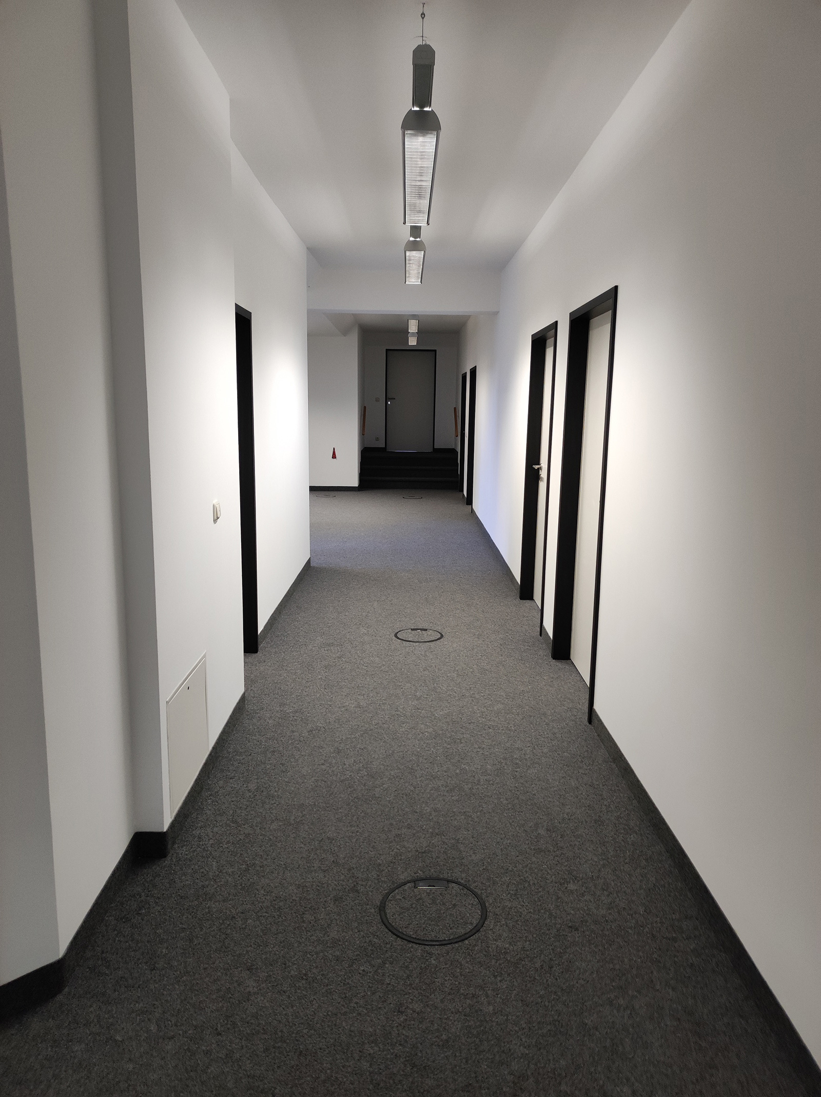 Einblick in die renovierten Büroflächen in Rosenheim